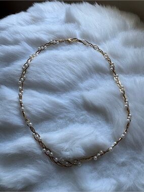 Vintage Costume Gold and White Pearl Twist Necklace